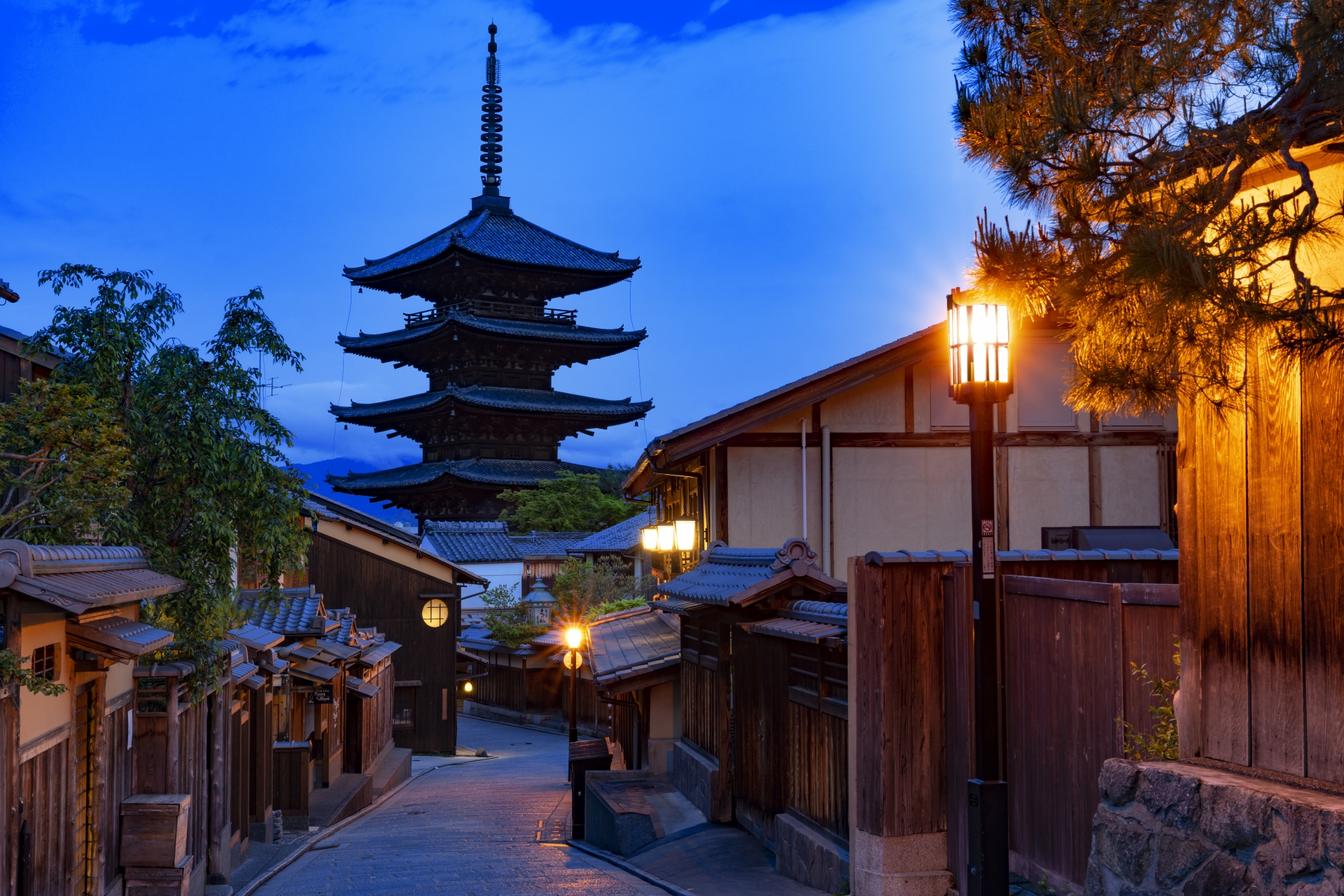 Gion Geisha Dstrict Tour